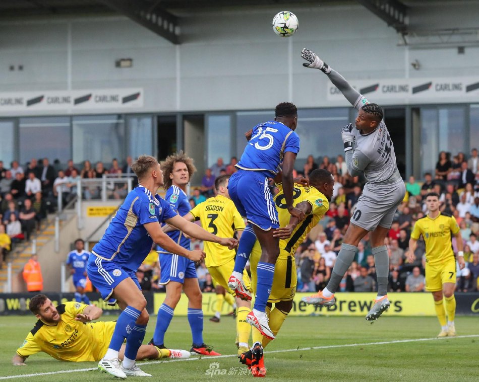 一位年轻的 一位年轻的